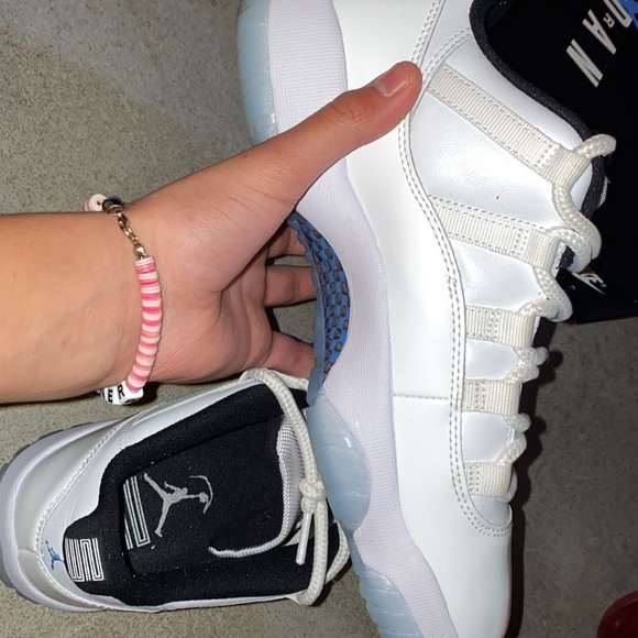 Size 8.5 don’t wear’em and need the money